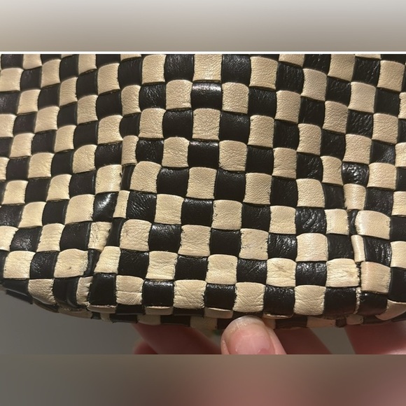 CLARE V bag petit moyen checkered bag with porcelain flower strap - Picture 7 of 11